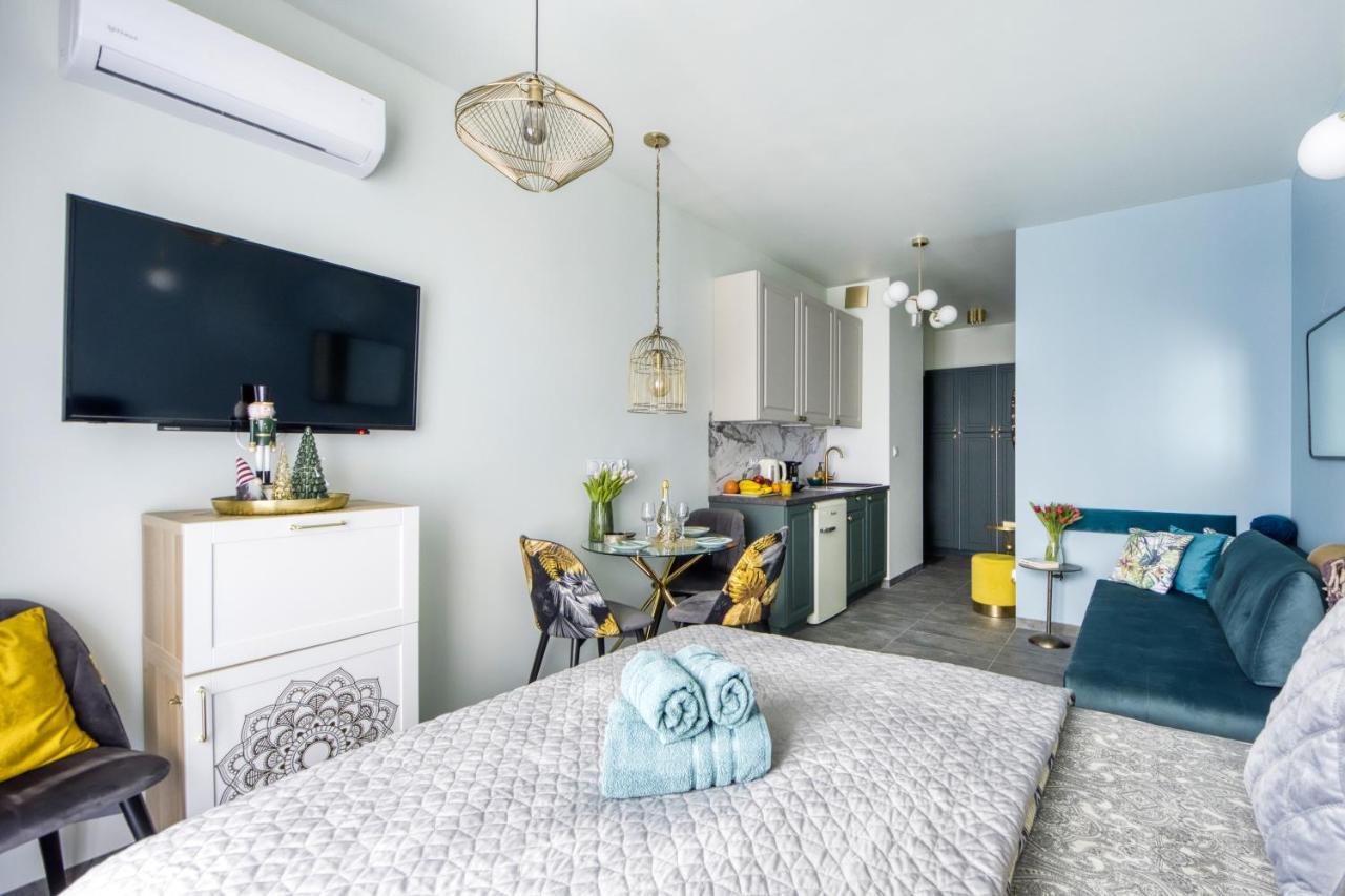 Mini Apartamenty Deluxe Metro Park Krzemieniecka Warschau Exterior foto